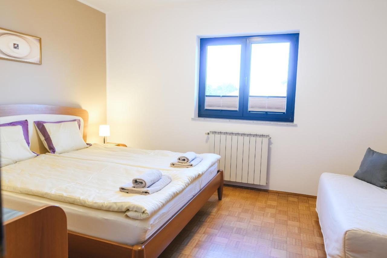 Hisa Ivancic Apartman Sared Kültér fotó